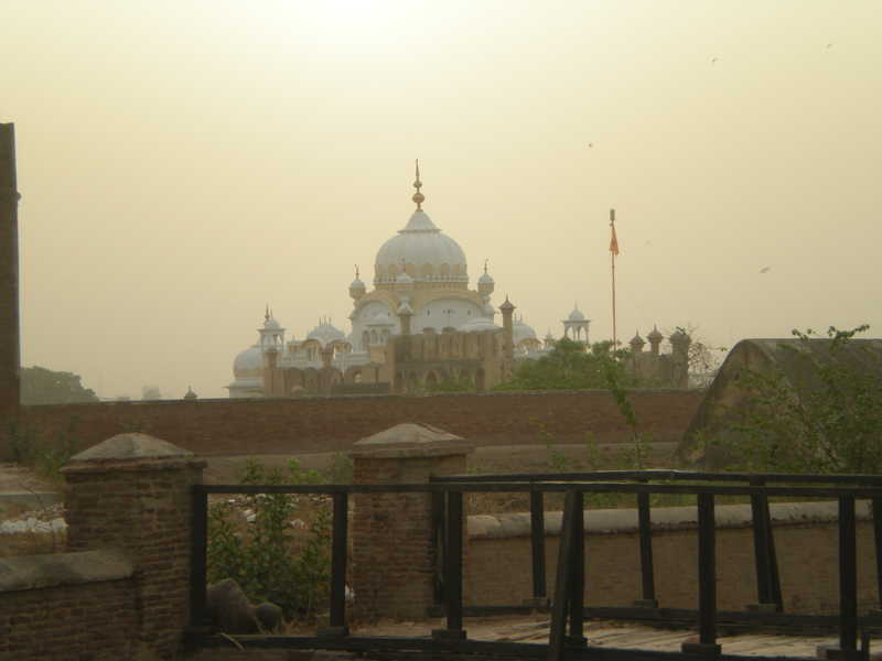 pakistan atmosphere