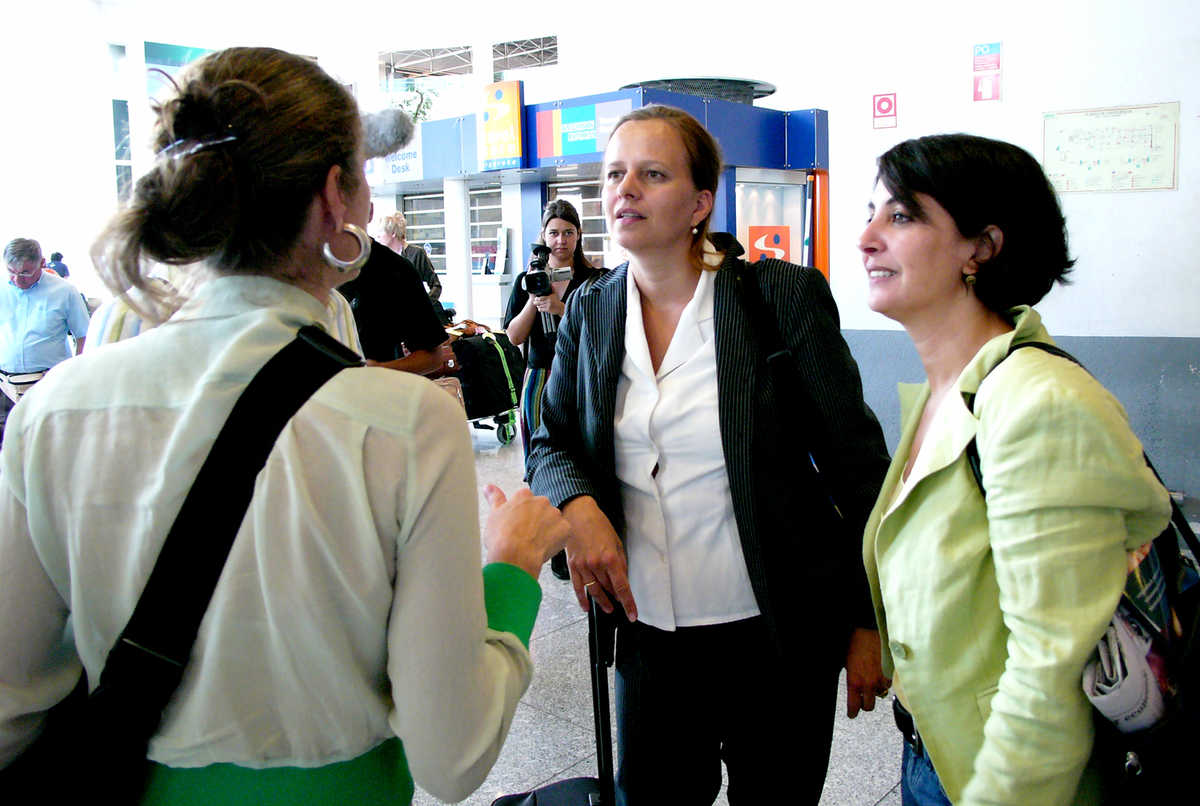 welcoming dutch politicians