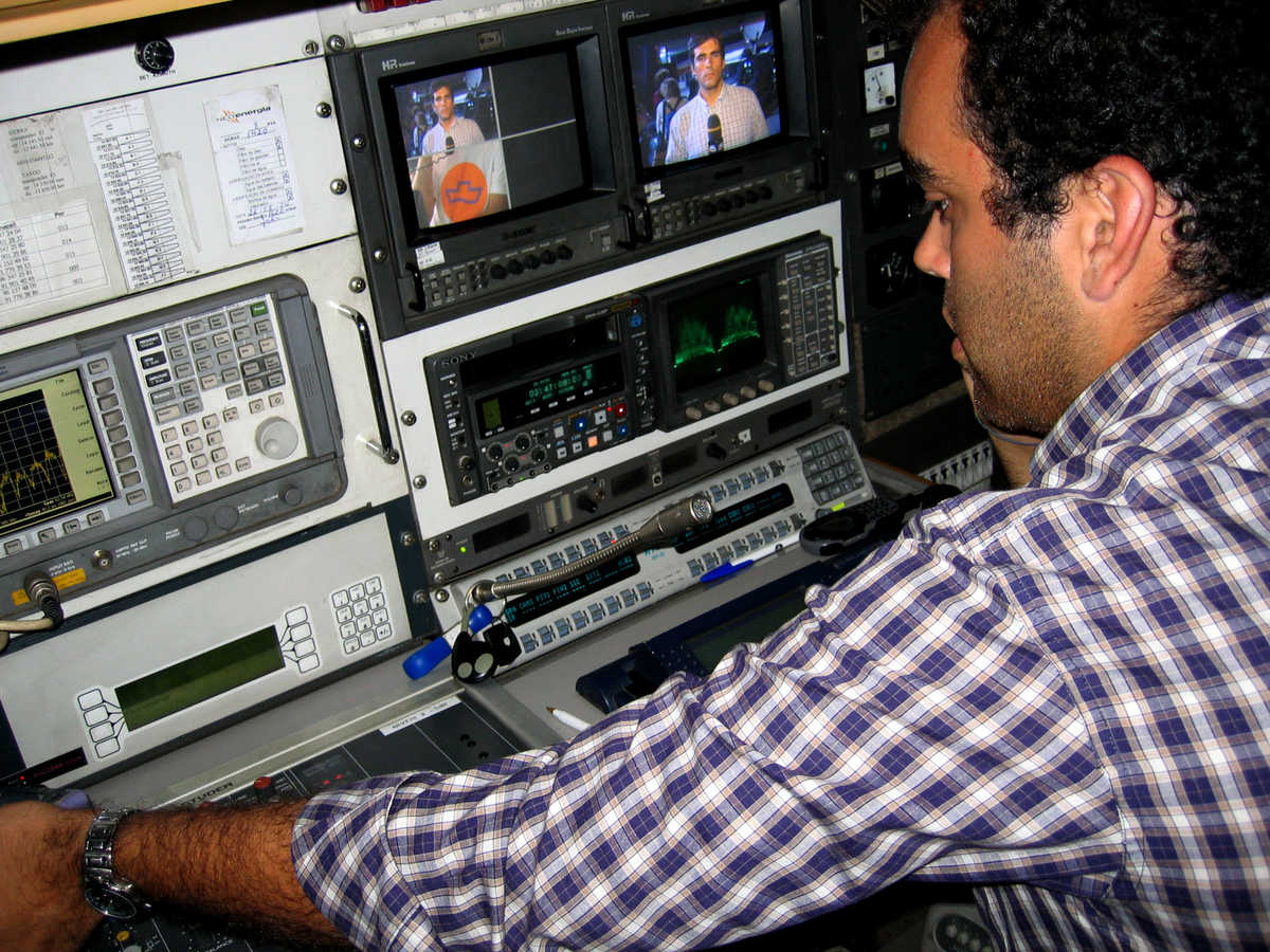 tv reporting live from the harbour of Figueira da Foz