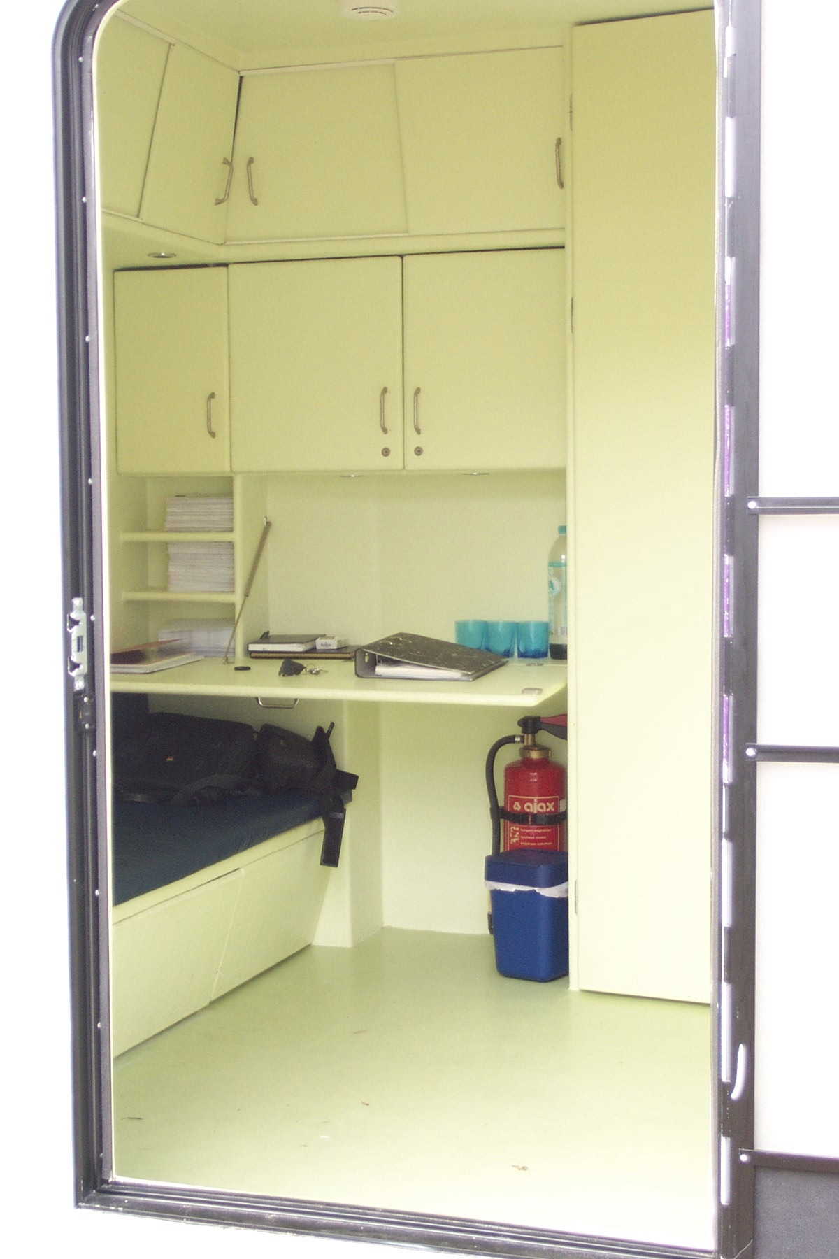 interior mobile clinic 3