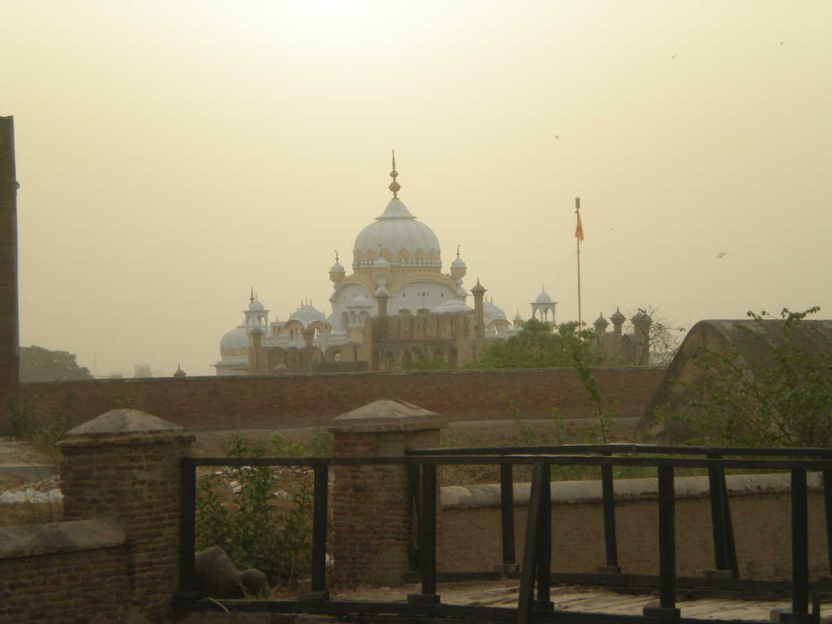 pakistan atmosphere